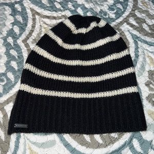 BNWOT • steve madden striped beanie
